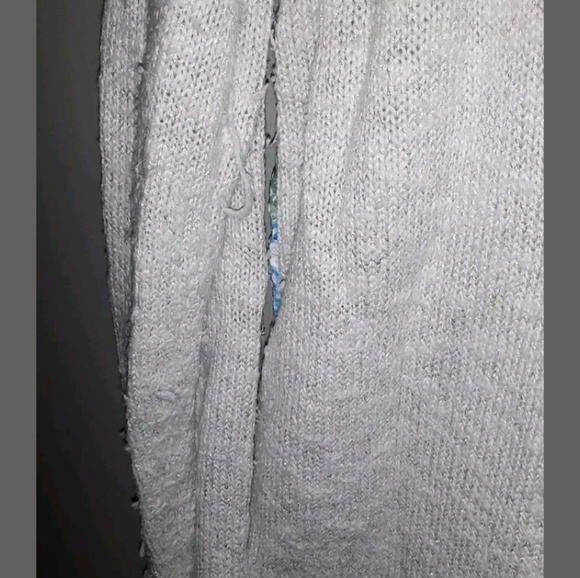 Justice size 20 sequined floral sweater - Picture 2 of 8